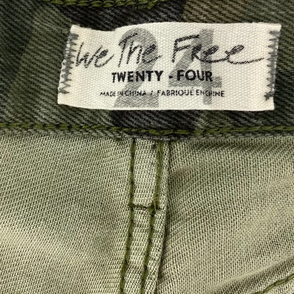 FREE PEOPLE We the Free Camo Combo Distressed Raw Hem Cutoffs Size 24 - Picture 13 of 16